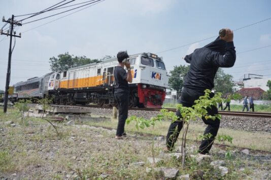 Lempar Batu Ke Kereta Api Bisa Terancam Pidana Penjara Radio Idola