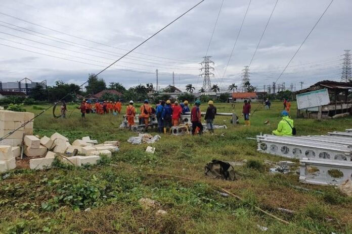 Perbaiki jaringan transmisi SUTT 150 kV Rembang